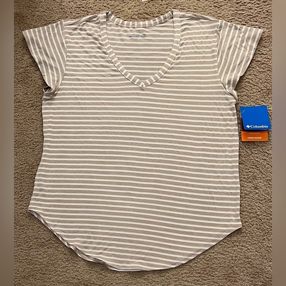 COLUMBIA Women's Essential Elements Striped SS Shirt NWT Size M - Picture 1 of 9